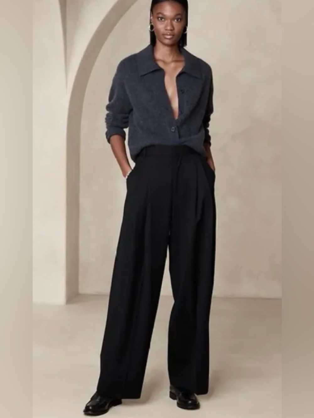 Banana Republic Women’s Pleated Black Dress Pants